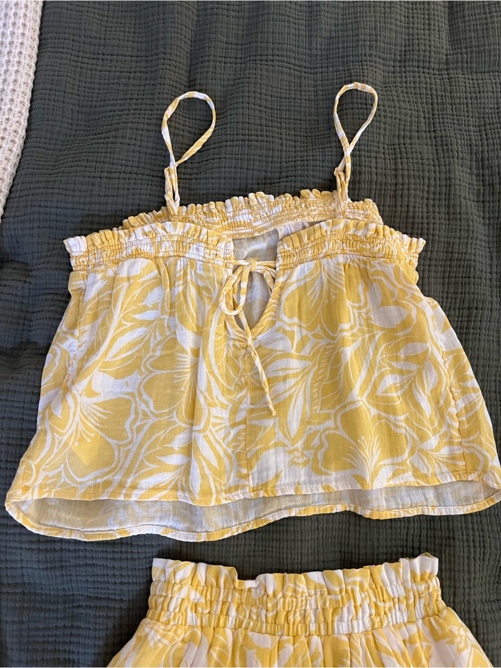 Old Navy Yellow and White Crop Top & Skirt Set - Picture 4 of 9
